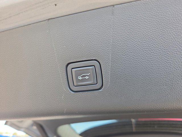 used 2023 Chevrolet Traverse car, priced at $25,995