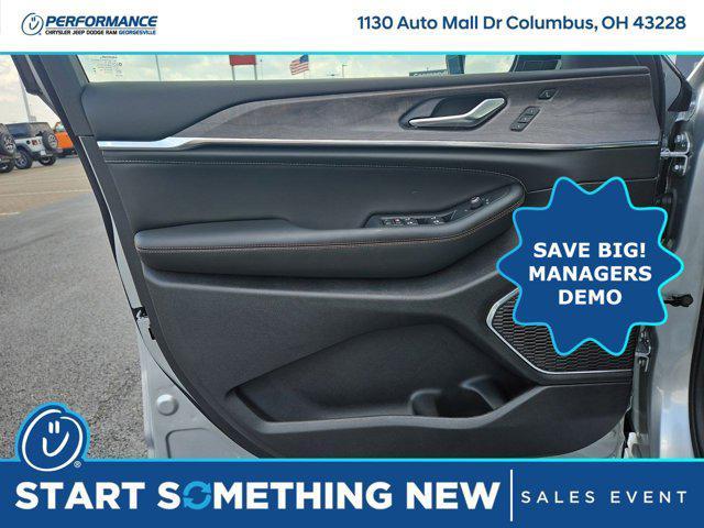 new 2025 Jeep Grand Cherokee car, priced at $60,518