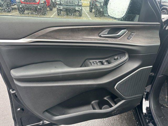 new 2026 Jeep Grand Cherokee car, priced at $49,805