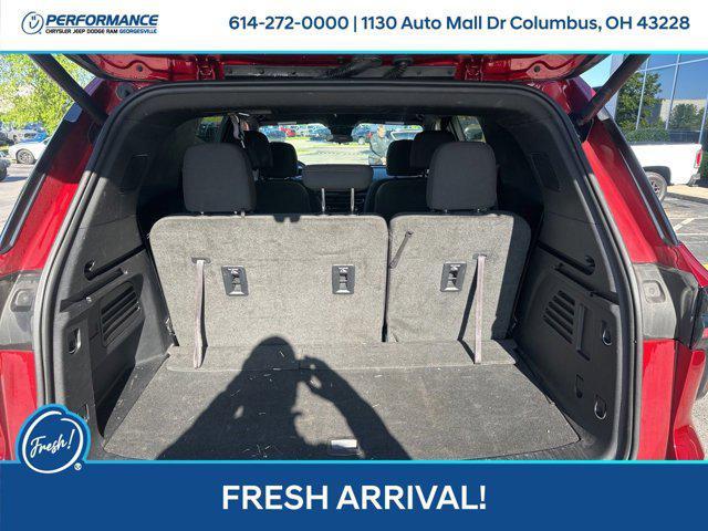 used 2024 Chevrolet Traverse car, priced at $39,988