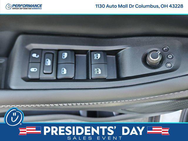 new 2025 Jeep Grand Cherokee car, priced at $40,790