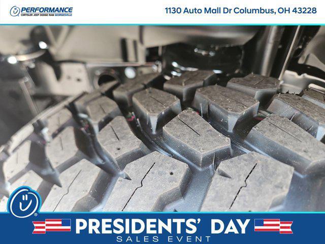 new 2025 Jeep Gladiator car, priced at $41,709