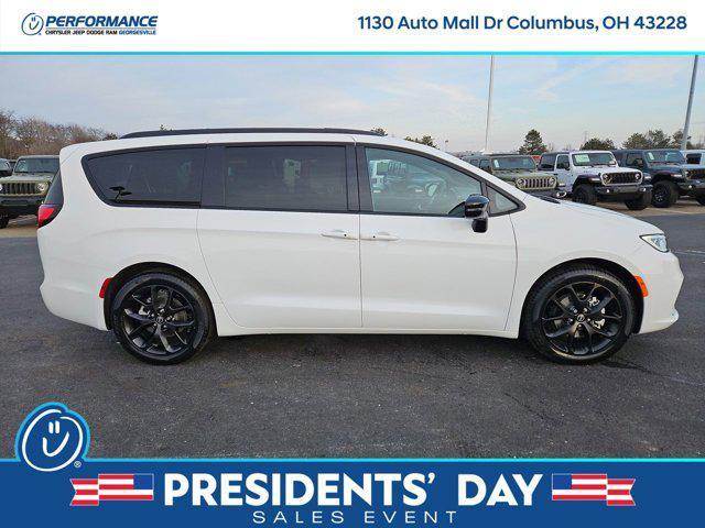 new 2026 Chrysler Pacifica car, priced at $41,579