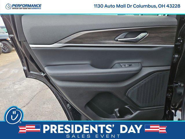 new 2026 Jeep Grand Cherokee car, priced at $43,000