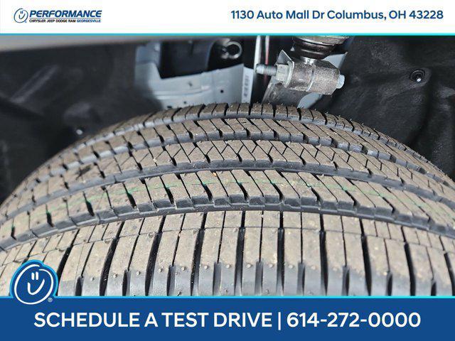 new 2025 Jeep Grand Cherokee car, priced at $40,490