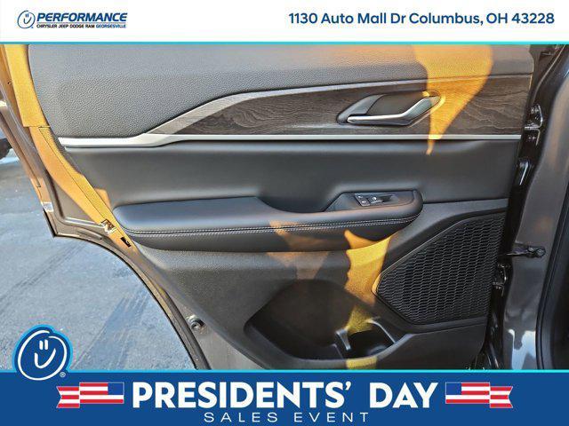 new 2026 Jeep Grand Cherokee car, priced at $43,000