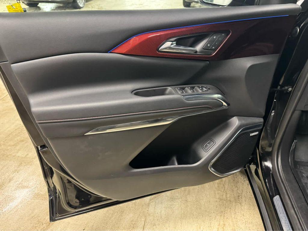 used 2025 Chevrolet Traverse car, priced at $52,995