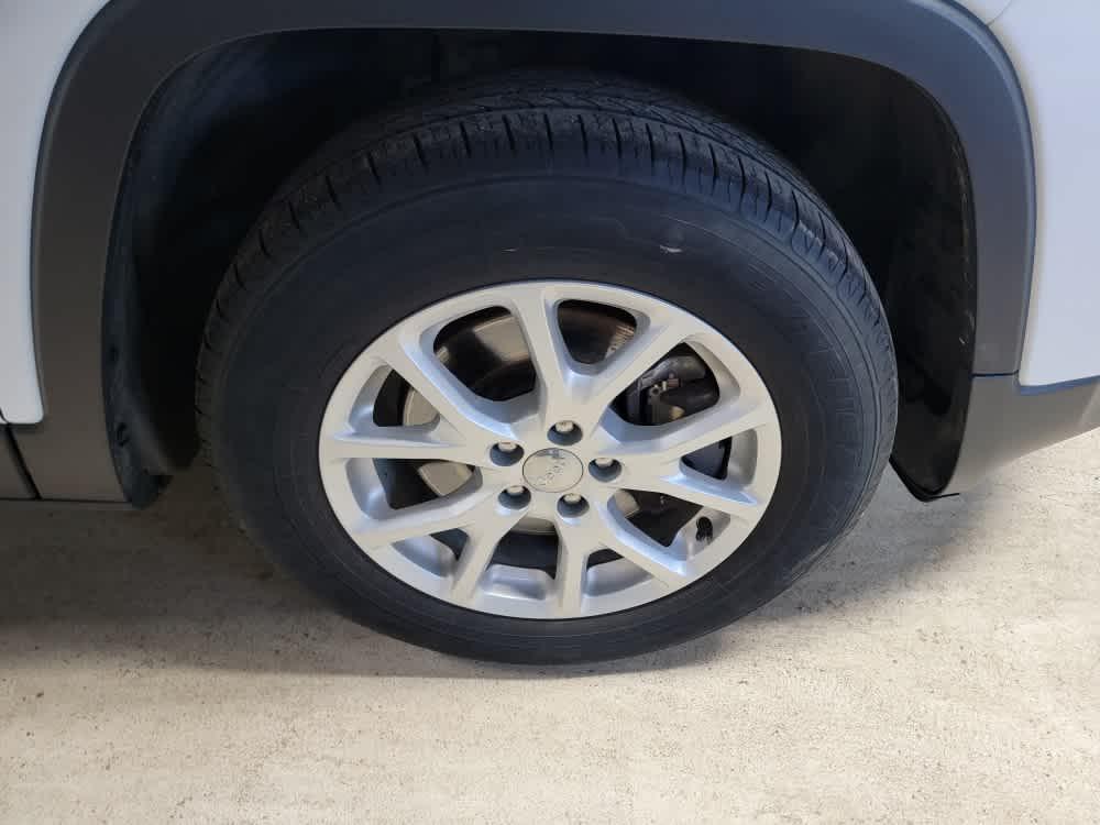 used 2017 Jeep Cherokee car, priced at $15,995