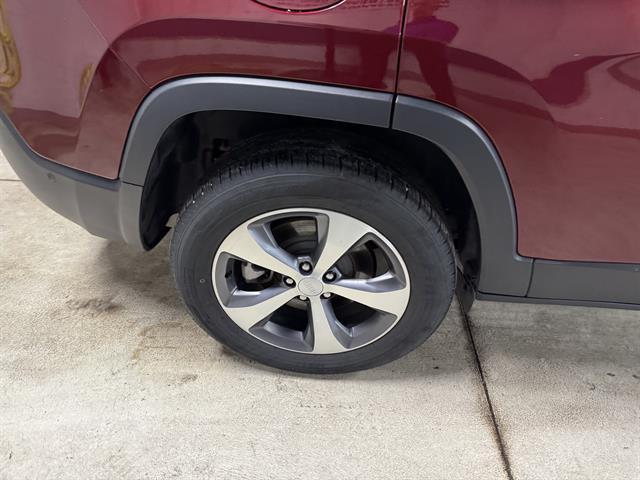 used 2021 Jeep Cherokee car, priced at $19,995