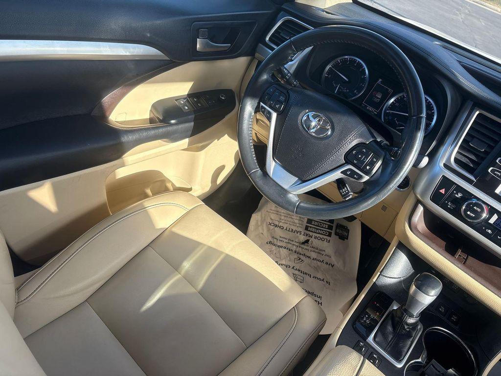used 2019 Toyota Highlander car, priced at $27,915