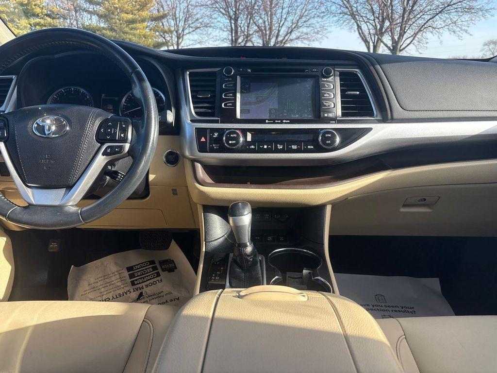 used 2019 Toyota Highlander car, priced at $27,915