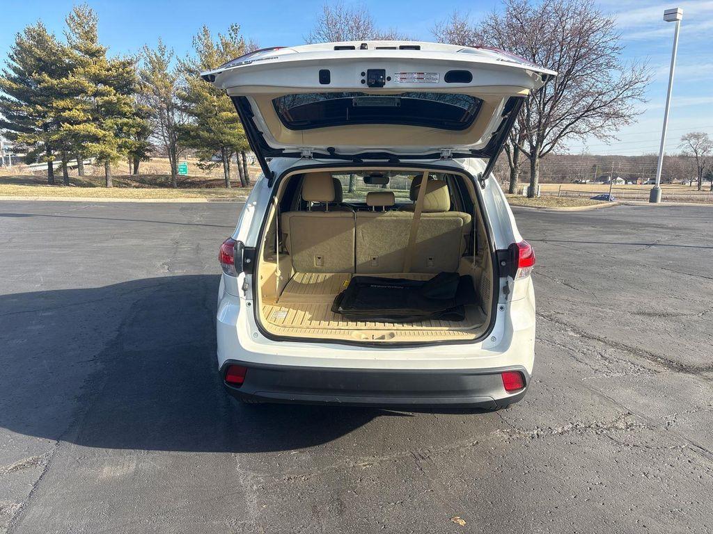used 2019 Toyota Highlander car, priced at $27,915