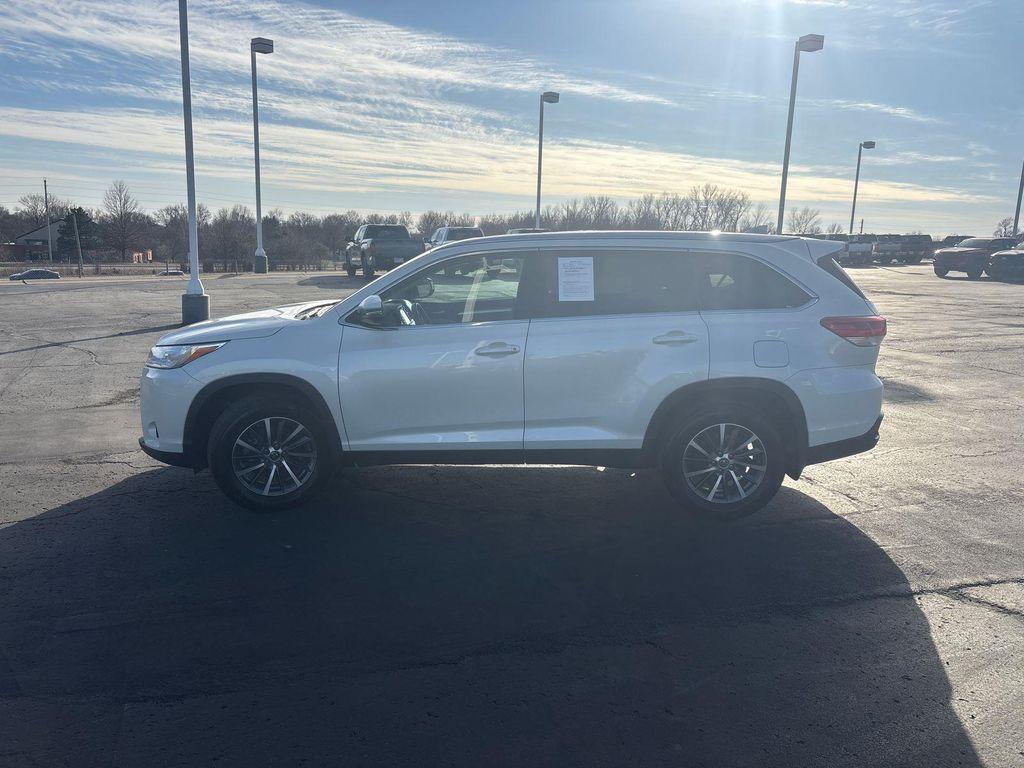 used 2019 Toyota Highlander car, priced at $27,915