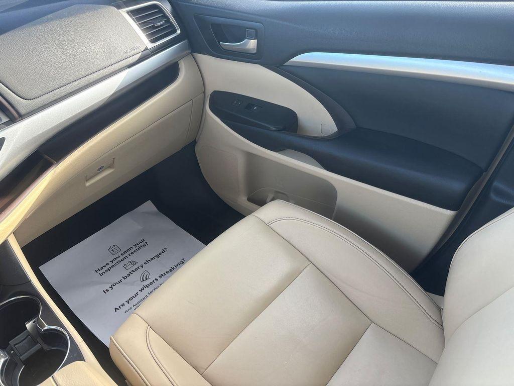 used 2019 Toyota Highlander car, priced at $27,915