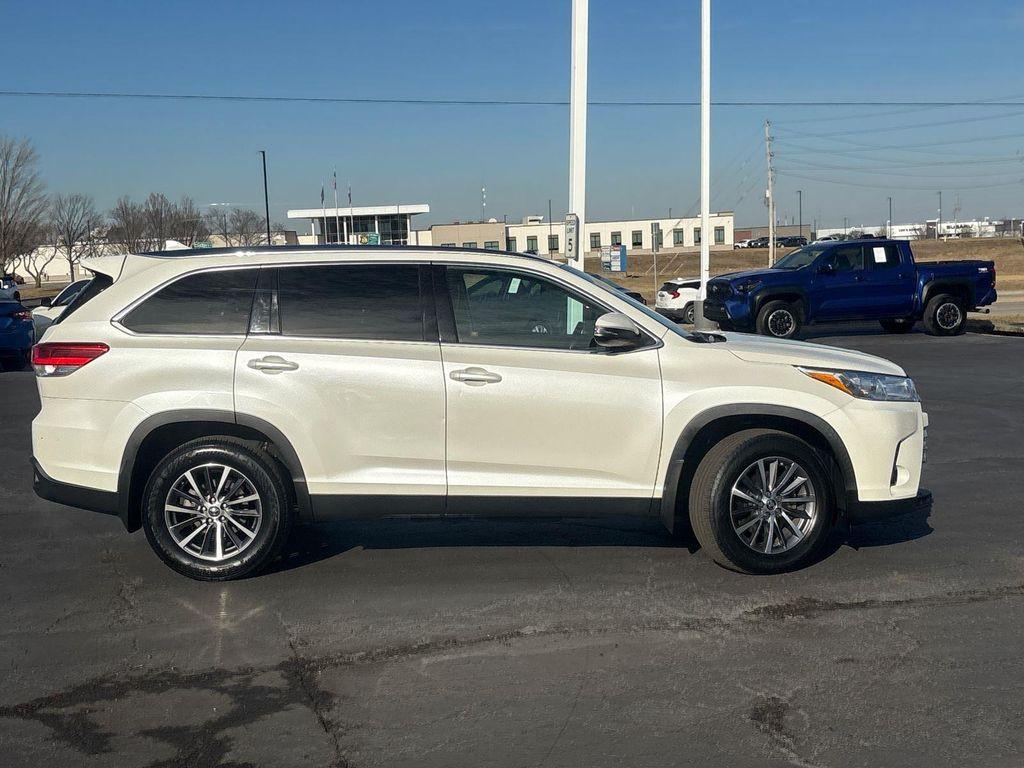 used 2019 Toyota Highlander car, priced at $27,915
