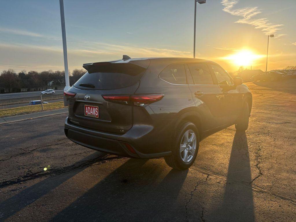 used 2023 Toyota Highlander car, priced at $34,915