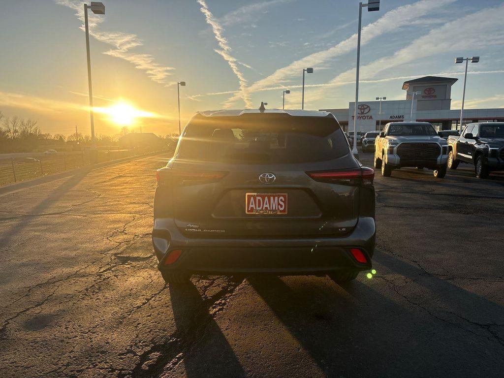 used 2023 Toyota Highlander car, priced at $34,915