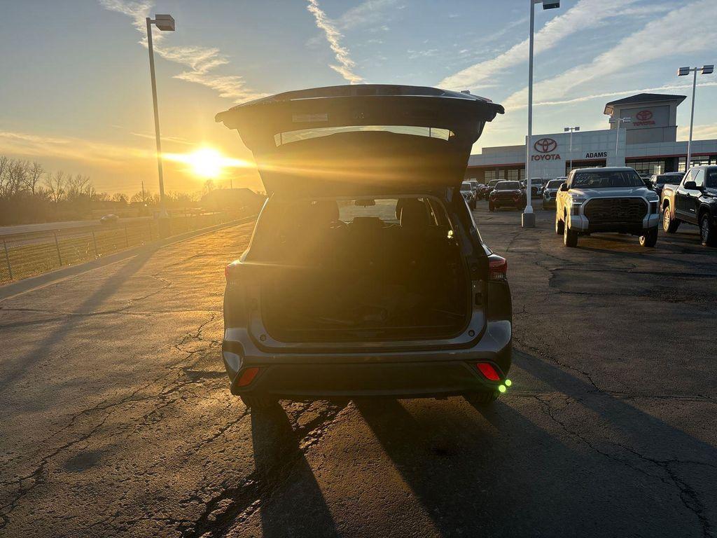 used 2023 Toyota Highlander car, priced at $34,915