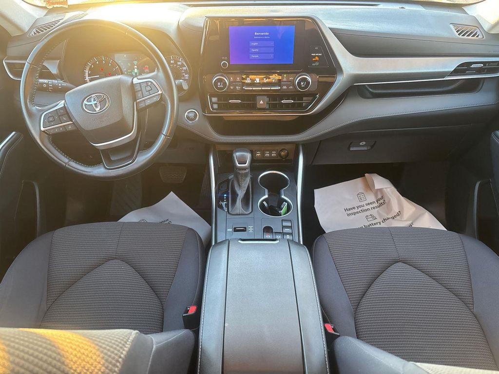 used 2023 Toyota Highlander car, priced at $34,915