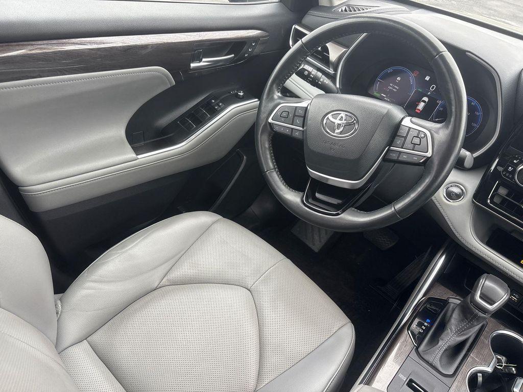 used 2023 Toyota Highlander Hybrid car, priced at $45,915