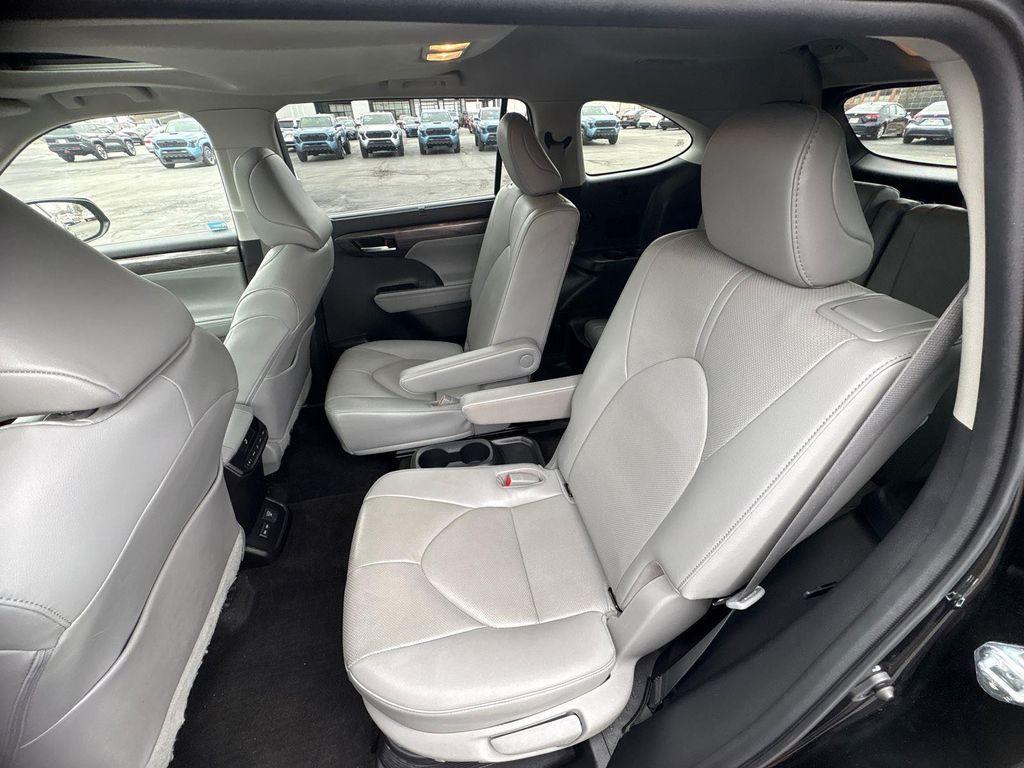 used 2023 Toyota Highlander Hybrid car, priced at $45,915