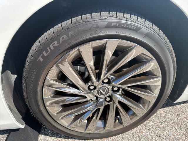 used 2025 Lexus ES 350 car, priced at $51,636