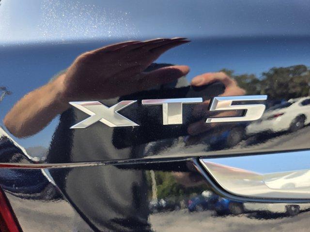 used 2021 Cadillac XT5 car, priced at $26,999
