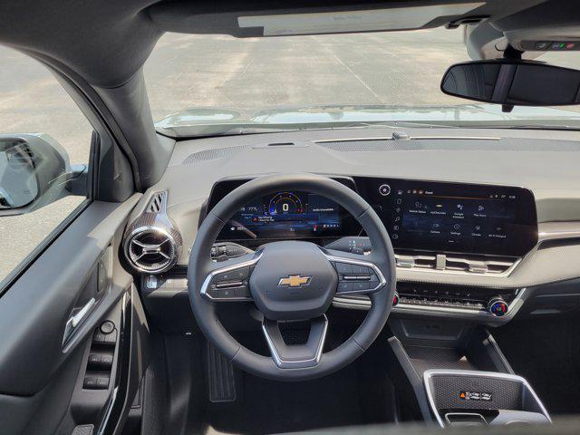 new 2026 Chevrolet Equinox car, priced at $32,932