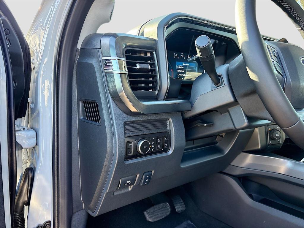 new 2025 Ford F-250 car, priced at $84,671