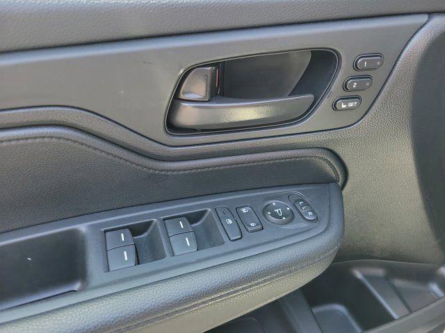used 2025 Honda Odyssey car, priced at $34,895
