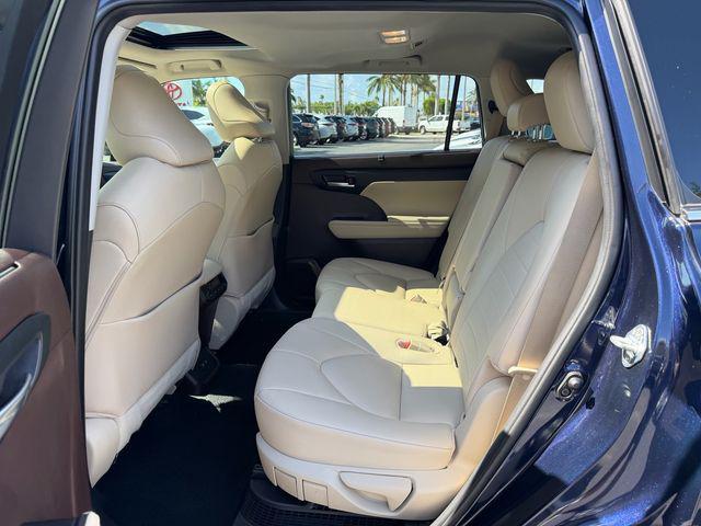 used 2020 Toyota Highlander Hybrid car, priced at $31,995