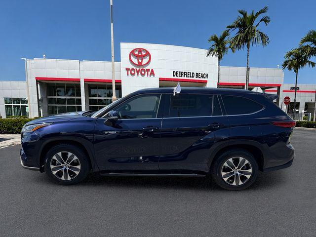 used 2020 Toyota Highlander Hybrid car, priced at $31,995