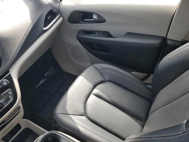 used 2024 Chrysler Pacifica Hybrid car, priced at $28,963