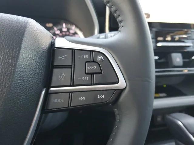 used 2023 Toyota Highlander car, priced at $33,996