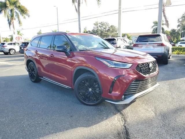 used 2023 Toyota Highlander car, priced at $33,996