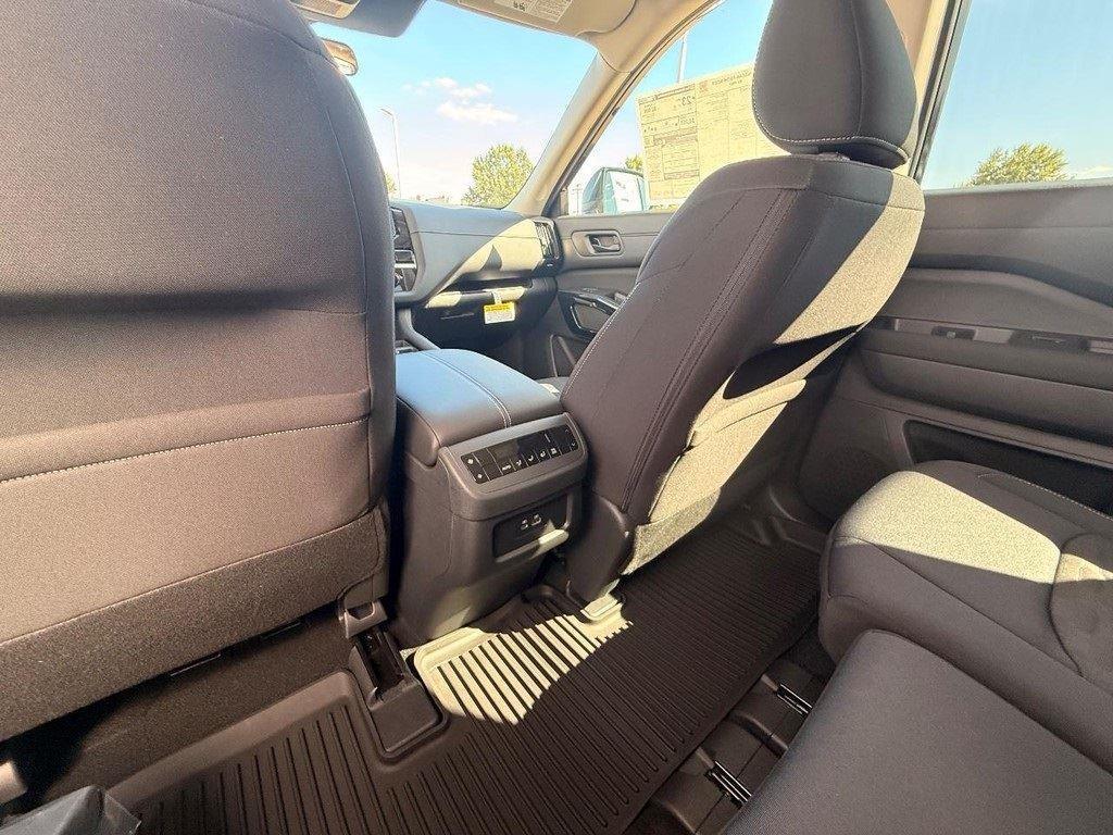 new 2025 Nissan Pathfinder car, priced at $36,121
