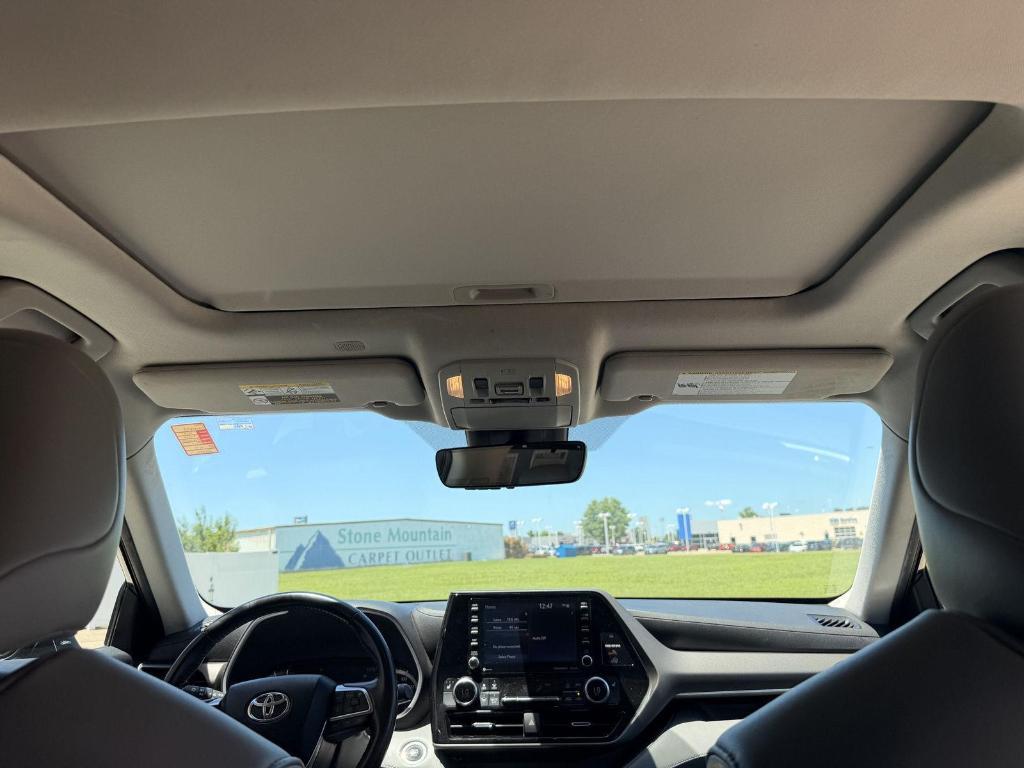 used 2021 Toyota Highlander car, priced at $27,777
