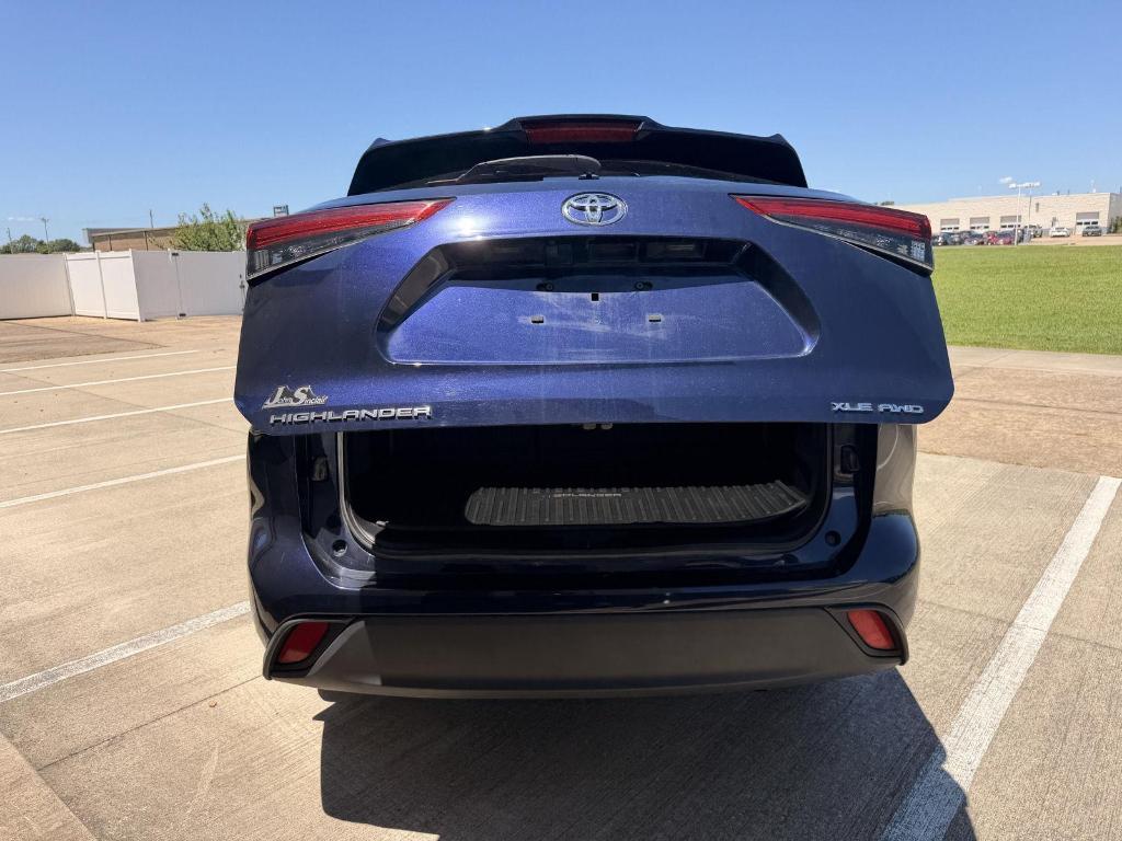 used 2021 Toyota Highlander car, priced at $27,777