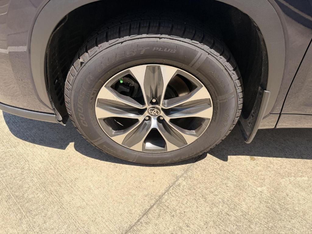 used 2021 Toyota Highlander car, priced at $27,777