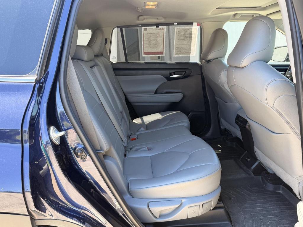 used 2021 Toyota Highlander car, priced at $27,777