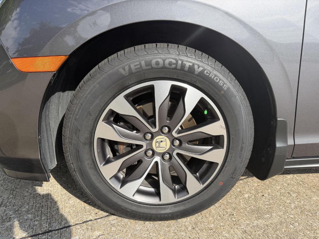 used 2024 Honda Odyssey car, priced at $33,899