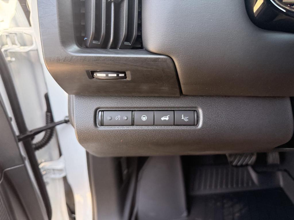 new 2026 Nissan Pathfinder car, priced at $49,184