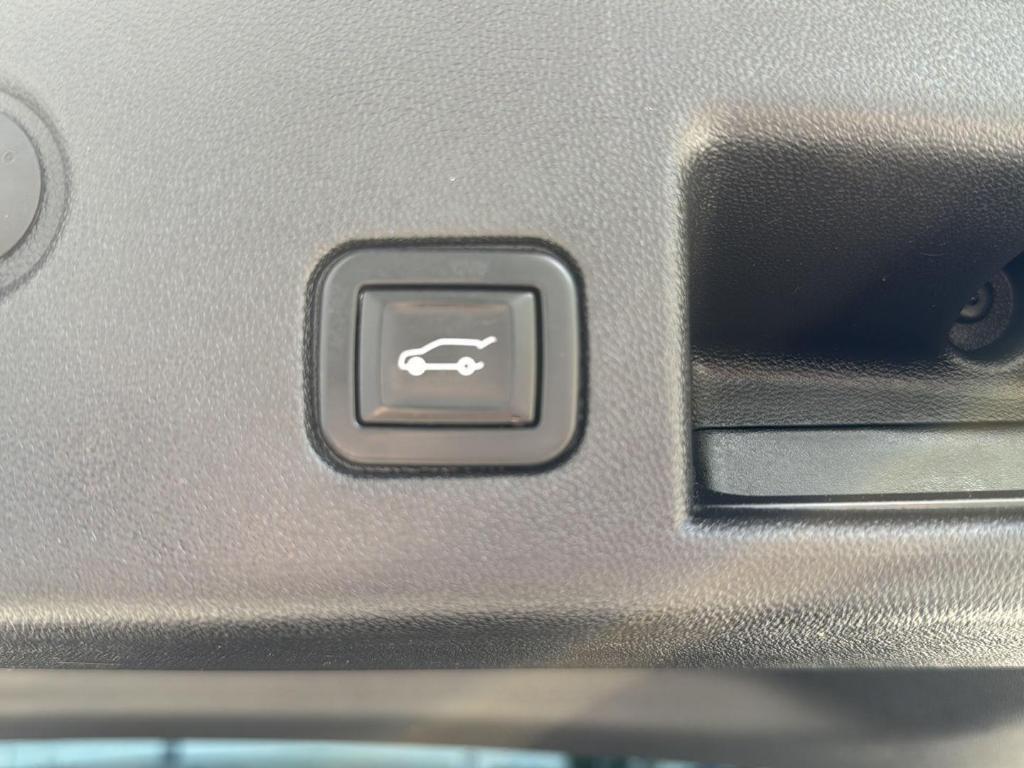 used 2020 Chevrolet Equinox car, priced at $12,510