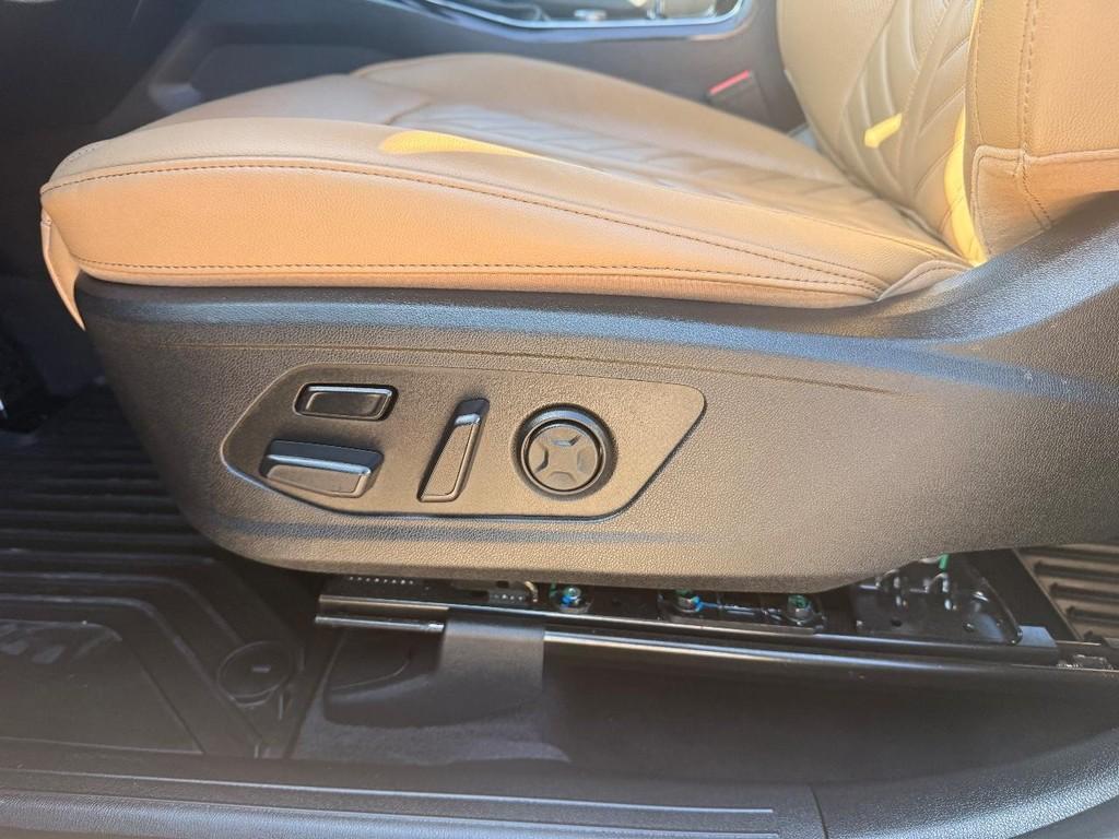 used 2024 Kia Sorento car, priced at $34,728