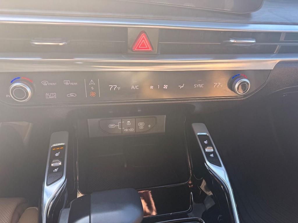 used 2024 Kia Sorento car, priced at $34,728