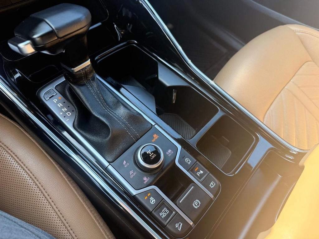 used 2024 Kia Sorento car, priced at $34,728