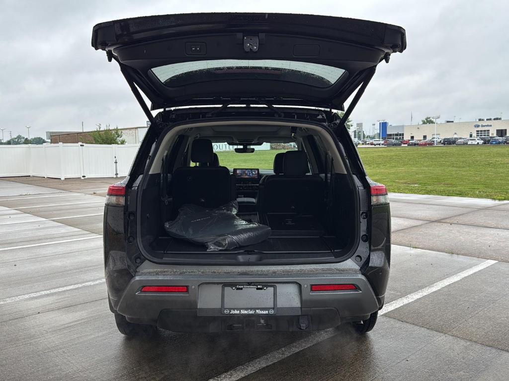 new 2026 Nissan Pathfinder car, priced at $47,906