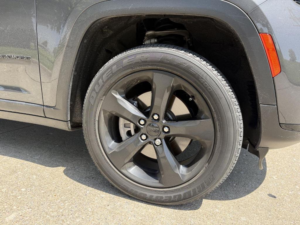 used 2023 Jeep Grand Cherokee L car, priced at $27,999