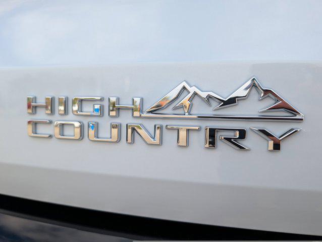 new 2026 Chevrolet Traverse car, priced at $60,855