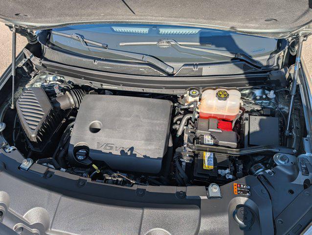 used 2023 Chevrolet Traverse car, priced at $28,999
